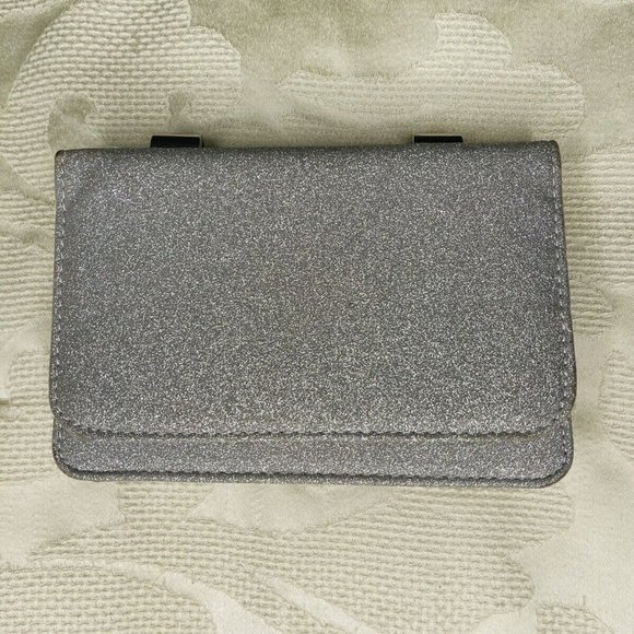 Estee & Lilly Silver Mesh Flap Magnetic Snap Closure Envelope Clutch Crossbody - Picture 1 of 5